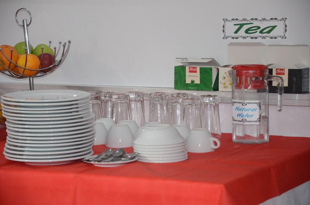 Jolly Center 3* Tirana