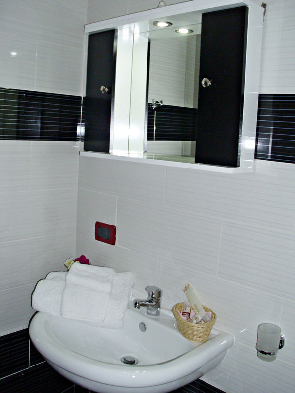 Jolly Center 3* Tirana