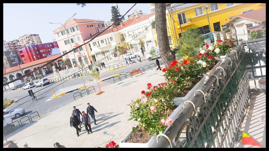 Jolly Center 3* Tirana