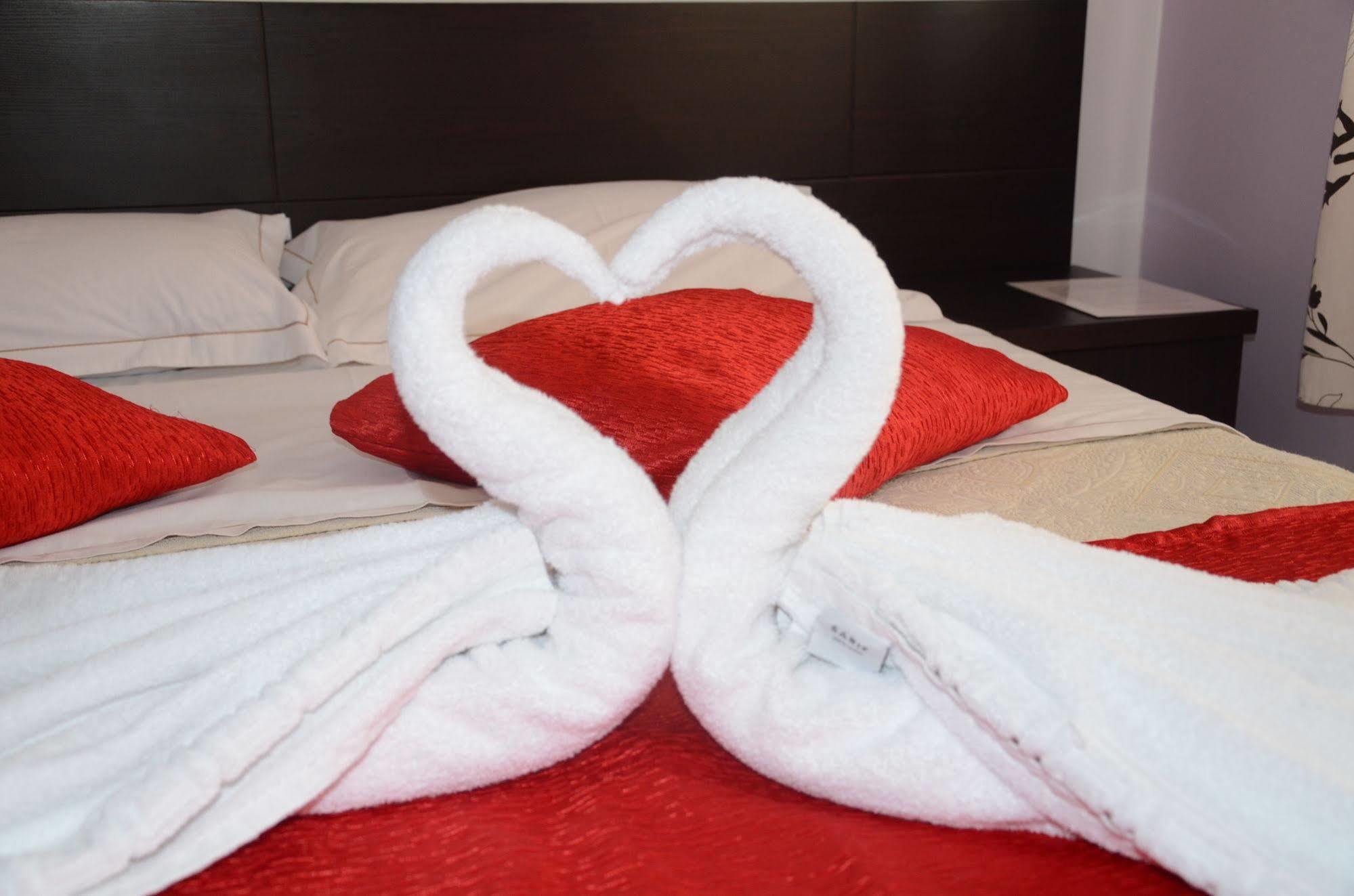 Jolly Center 3* Tirana